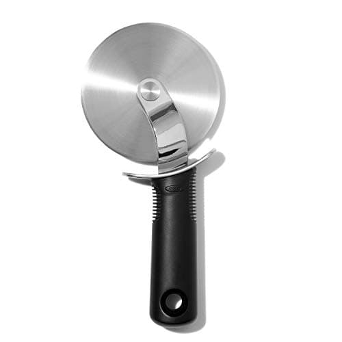 Cortador de pizza grandes OXO Good Grips, 10 cm